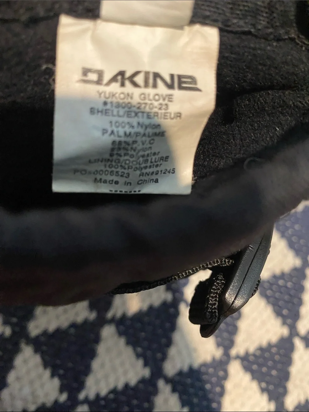 EUC Dakine Yukon gloves